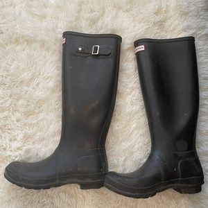 Hunter black rain boots